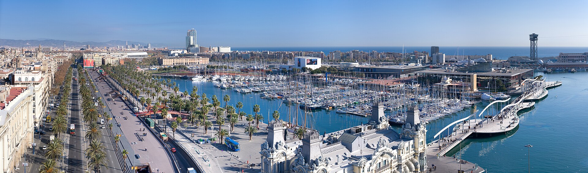 Port Vell, Barcelona, 4 January 2007. Diliff, CC BY-SA 3.0.