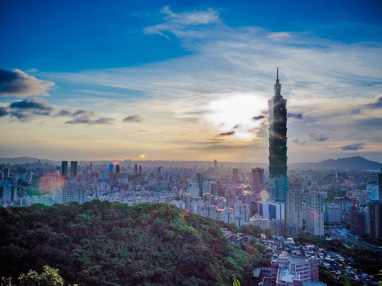 Taipei 101 at sunset in July 2015.