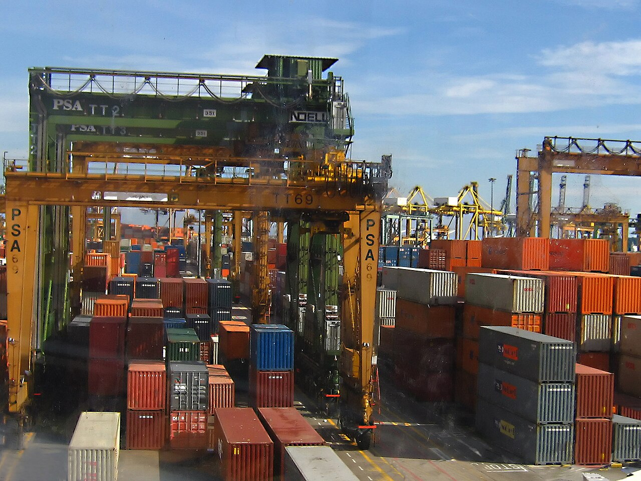Container cranes at Keppel Terminal in the Port of Singapore, May 2006.